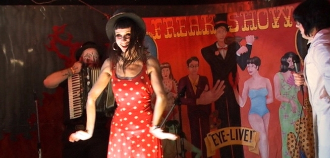 Freakshow Cropped